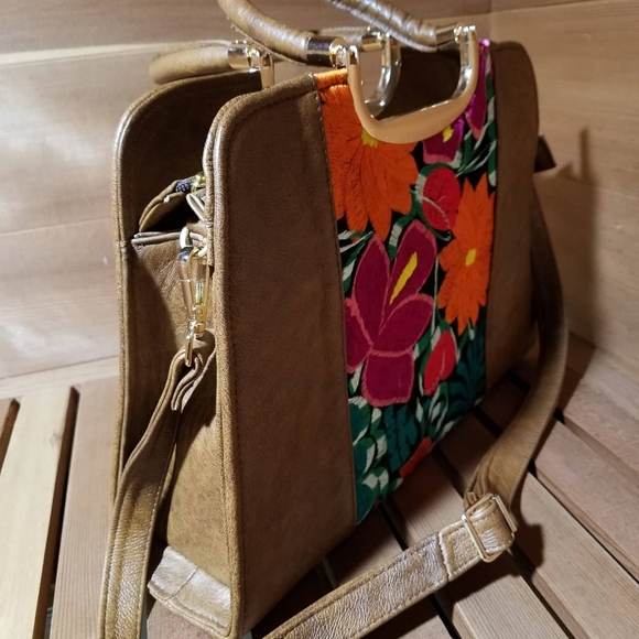 Handbag - Picture 2 of 4